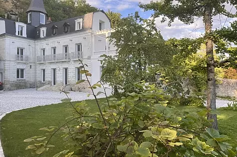 Location Maison avec piscine intérieure Val de  Loire | ChicVillas