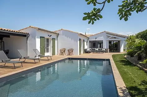 Location vacances ile de R&eacute;, chambres et salon climatis&eacute;s | ChicVillas